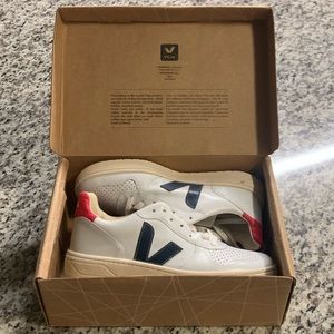 BRAND NEW Vera V-10 Sneakers (RRP $150)